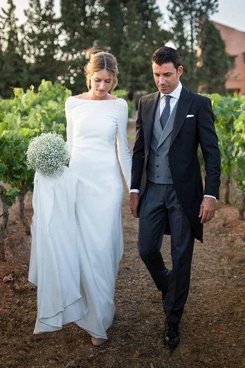 Trend Forward Threads Now On Sale For Chic Urban Styles Sexy Chiffon Sheath Deep-V Back Floor Length Wedding Dress with Chapel Train